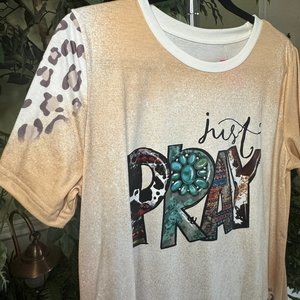 Short Sleeve Graphic T-Shirt JUST PRAY